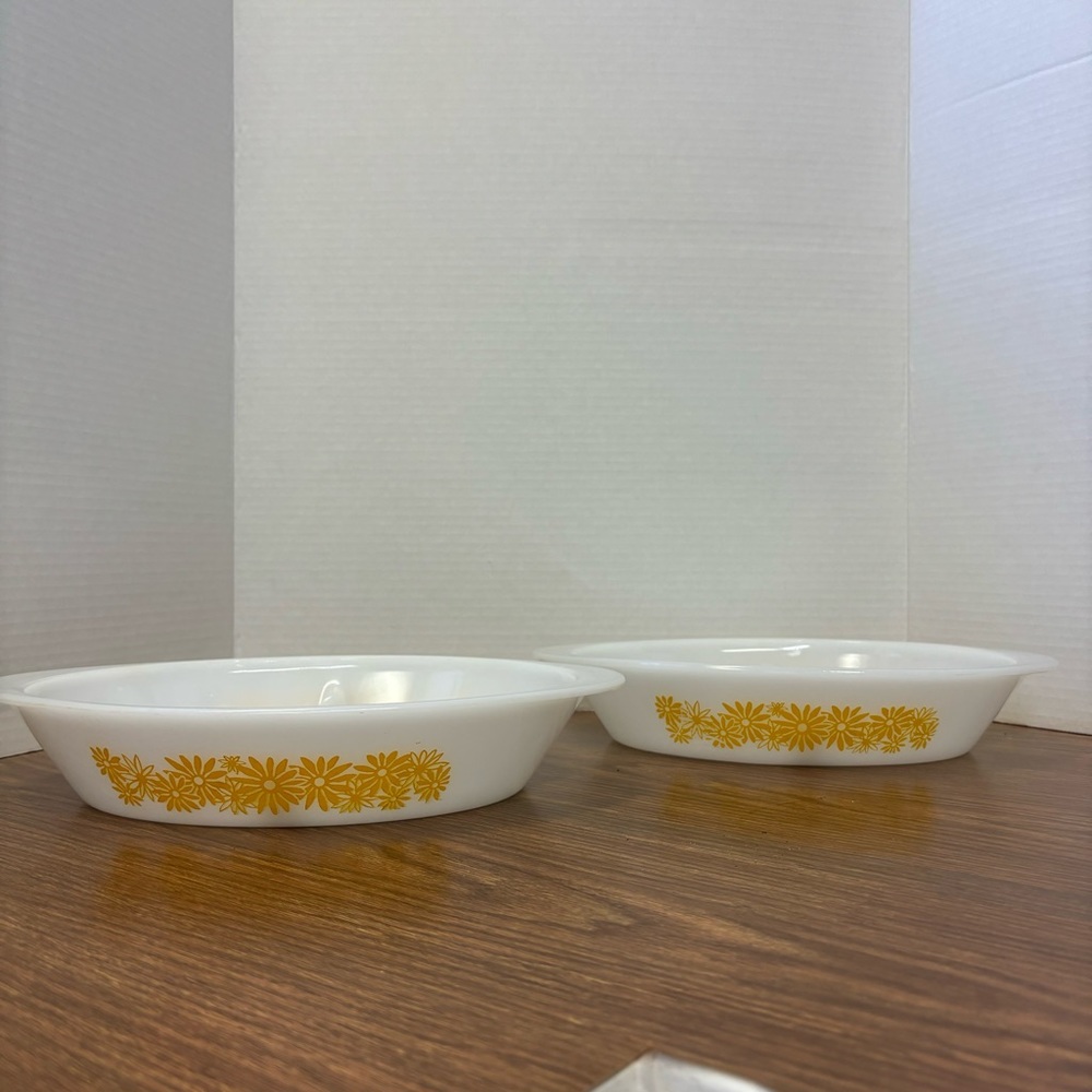 Vintage Set of Yellow Daisy Milkglass Casserole Dishes